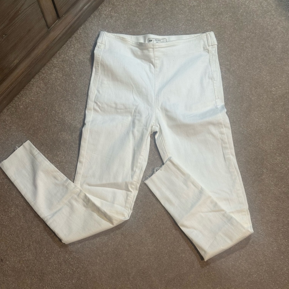FREE PEOPLE Women’s White Frayed Skinny leg Pull-on Jeans size 26 - Picture 2 of 14